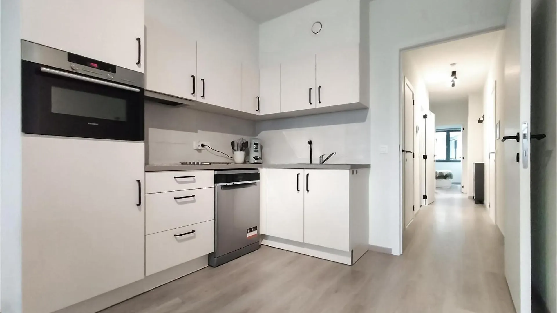 2 Bedroom Cozy Apartment In Oostende
