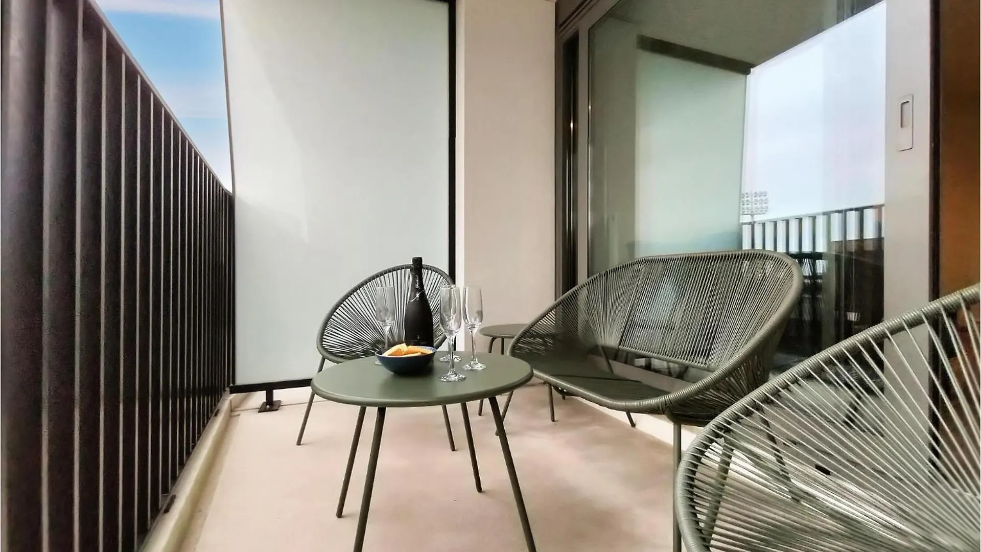 2 Bedroom Cozy Apartment In Oostende